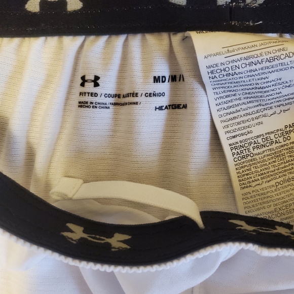 Under Armour Gym Shorts size Medium - Picture 2 of 2